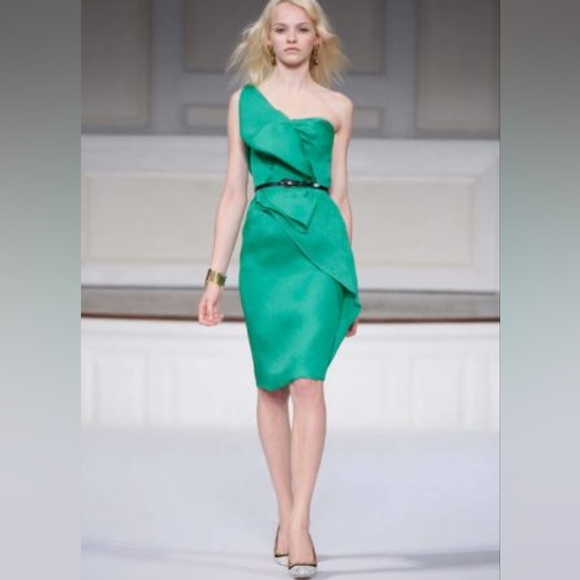 $3,900 OSCAR DE LA RENTA SILK GREEN ONE SHOULDER RUNWAY DRESS US 4 S - Picture 2 of 8